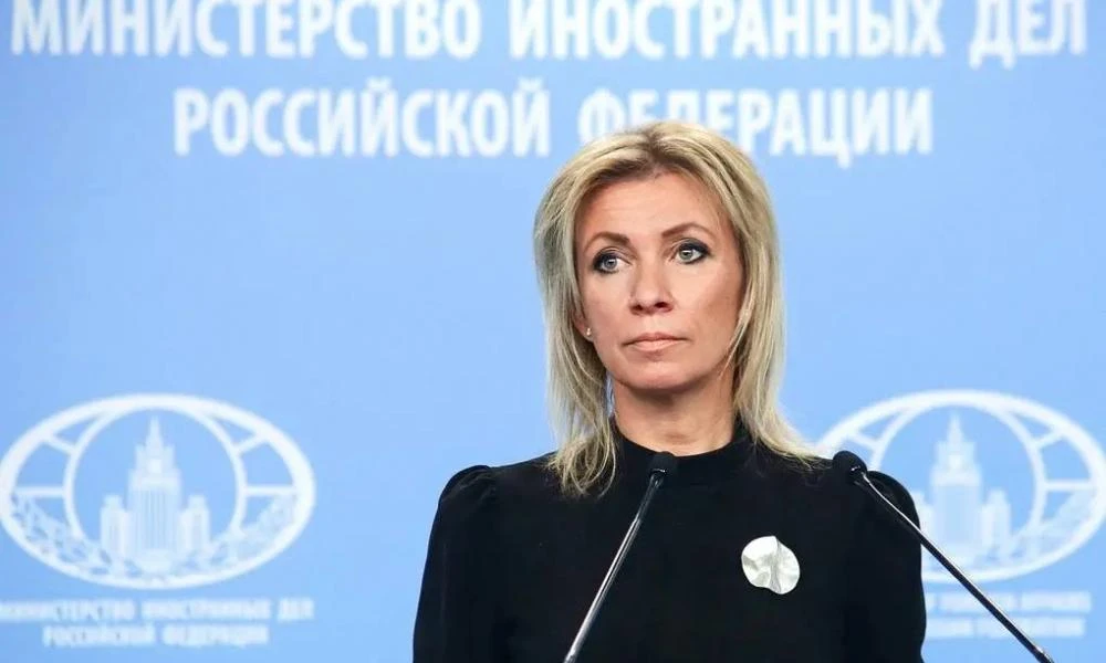 Σφόδρα ενοχλημένη η Ζαχάροβα: Εξιχνίασαν το έγκλημα οι Αμερικανοί, που ακόμα ψάχνουν ποιος σκότωσε τον Κένεντι…